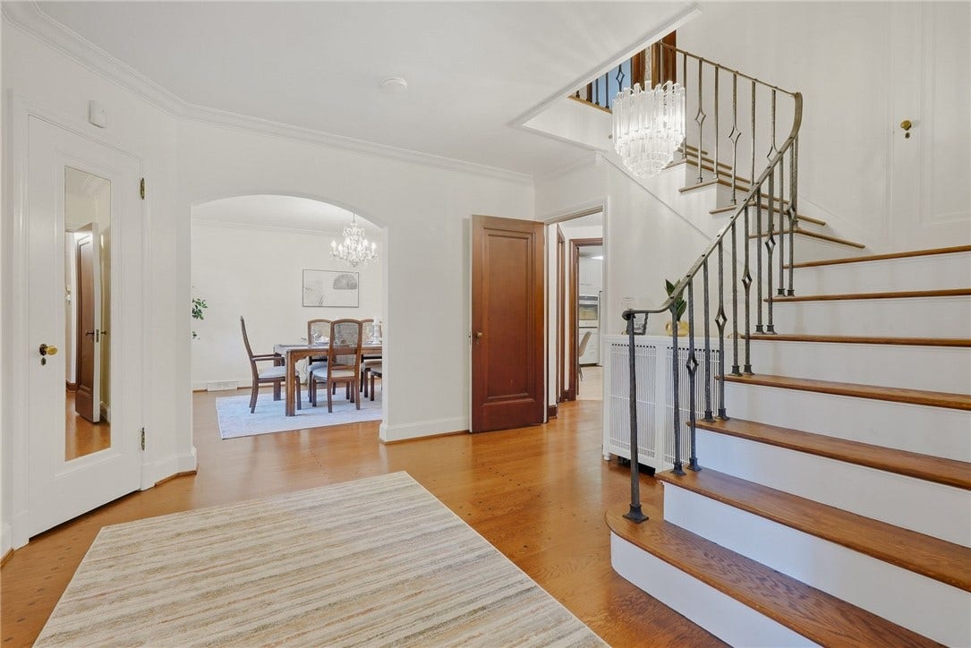 221 Lingrove Place, Pittsburgh, PA 15208