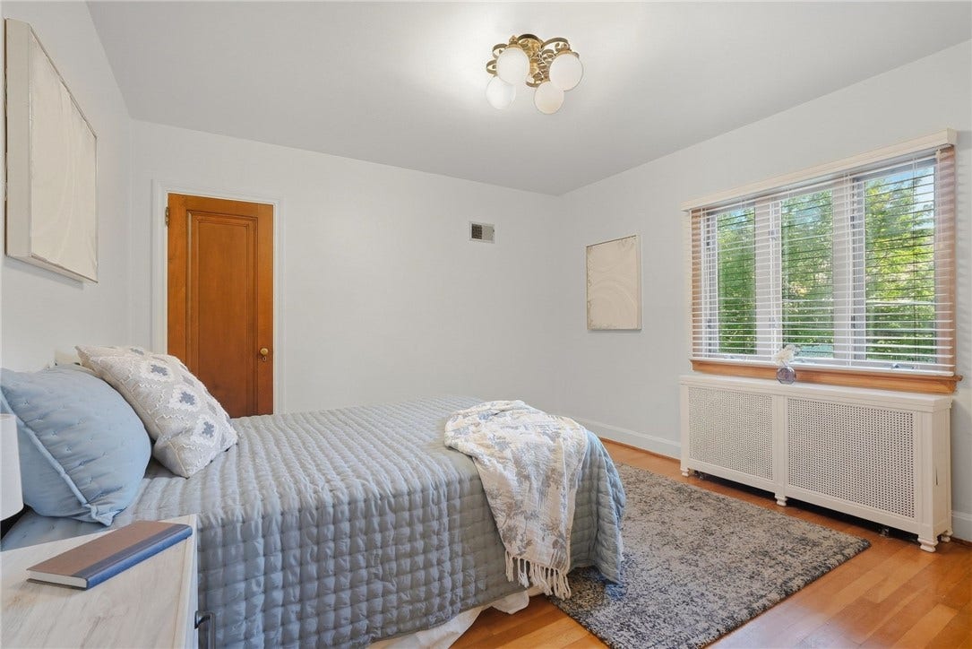 221 Lingrove Place, Pittsburgh, PA 15208