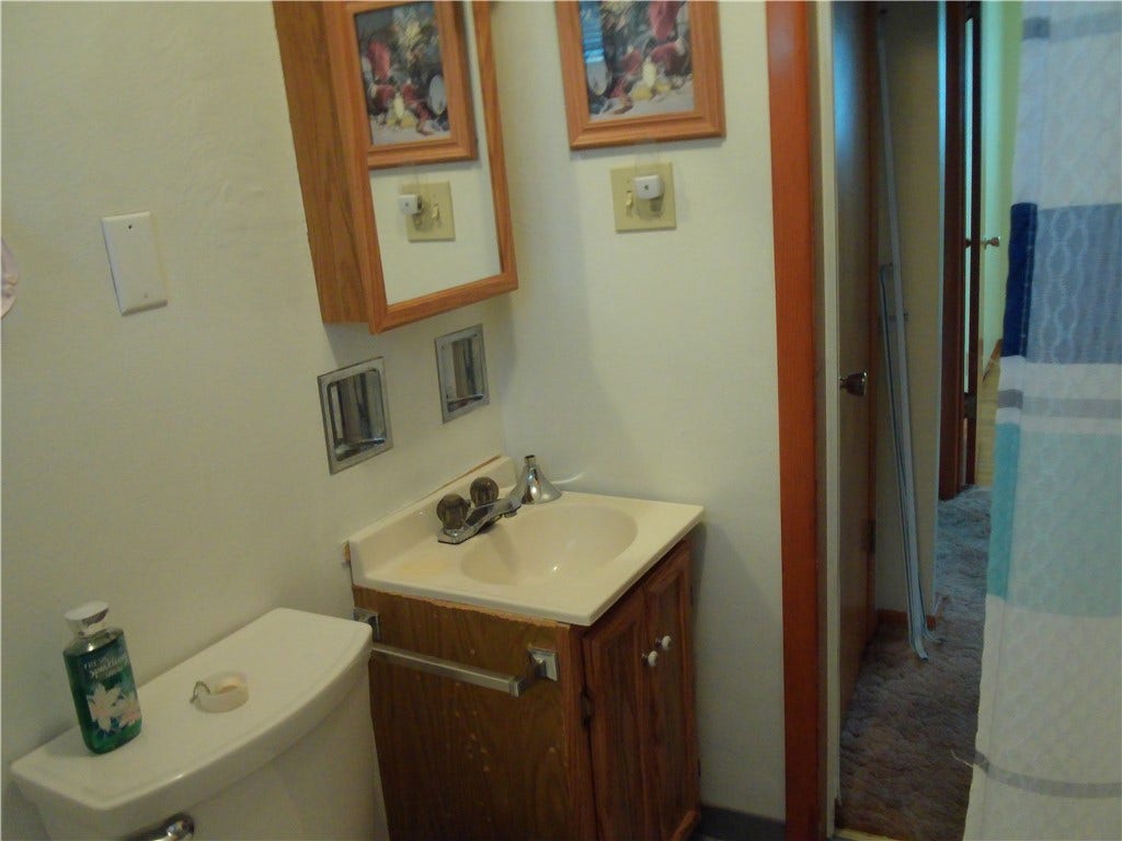 47 Cherry Avenue, Mount Pleasant, PA 15666