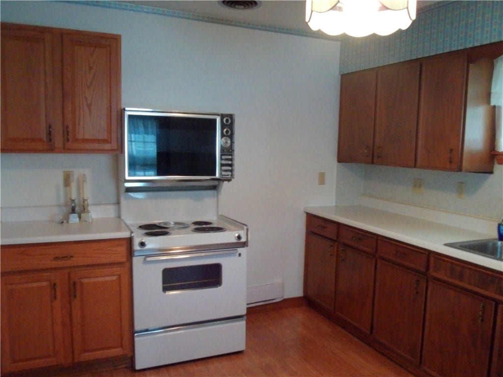 47 Cherry Avenue, Mount Pleasant, PA 15666