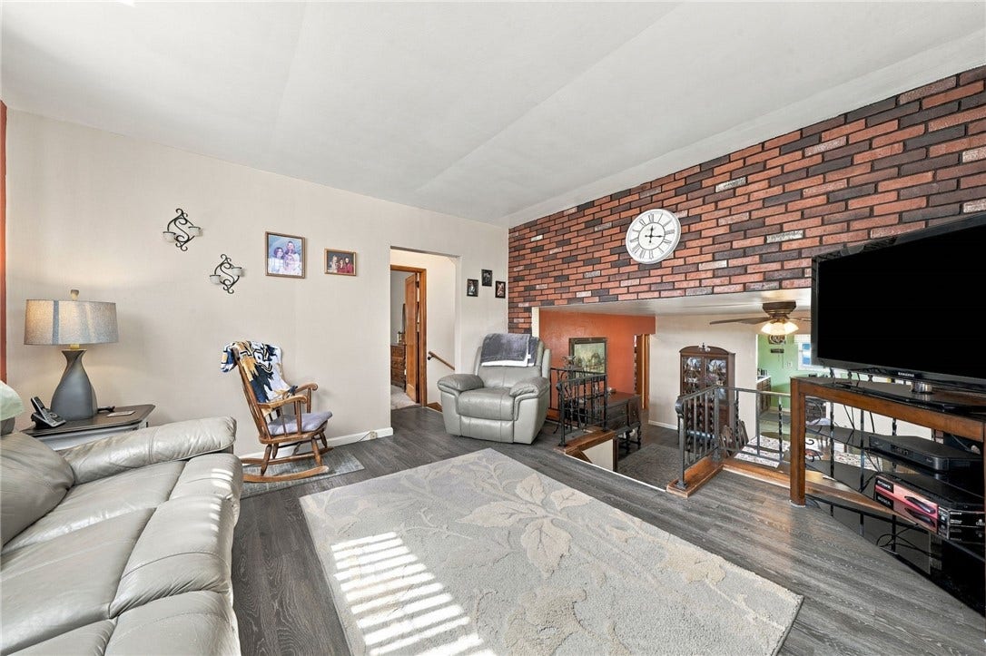 109 Dunbar Dr, Pittsburgh, PA 15235 109 Dunbar Dr, Pittsburgh, PA 15235
