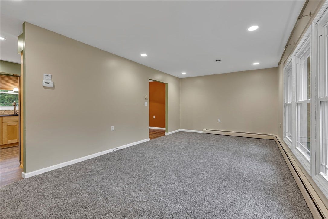 120 W Woodland Dr, Aliquippa, PA 15001