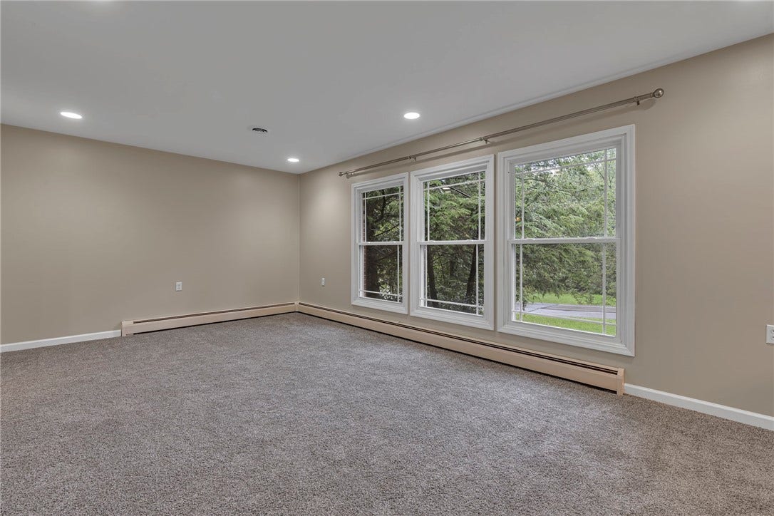 120 W Woodland Dr, Aliquippa, PA 15001