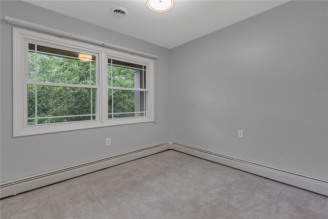 120 W Woodland Dr, Aliquippa, PA 15001