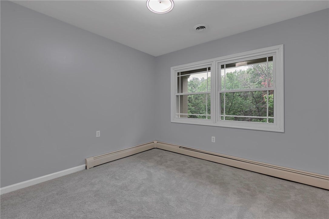 120 W Woodland Dr, Aliquippa, PA 15001