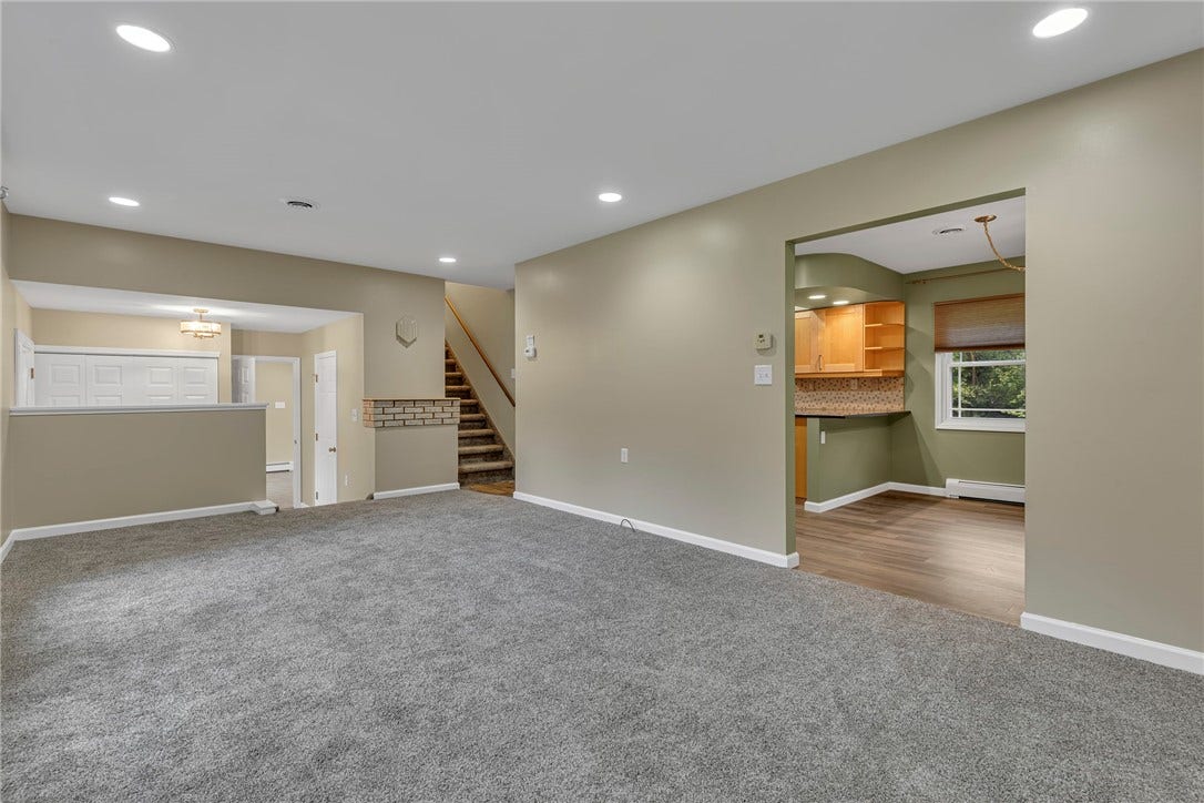 120 W Woodland Dr, Aliquippa, PA 15001