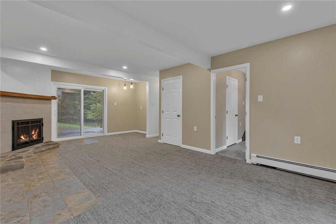 120 W Woodland Dr, Aliquippa, PA 15001