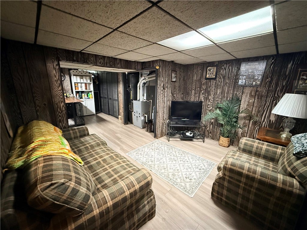 122 S Joslyn Dr, Pittsburgh, PA 15235 122 S Joslyn Dr, Pittsburgh, PA 15235