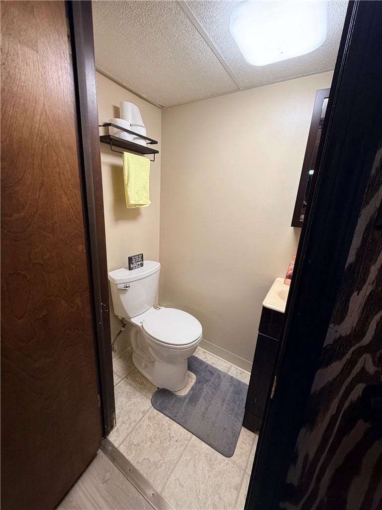 122 S Joslyn Dr, Pittsburgh, PA 15235 122 S Joslyn Dr, Pittsburgh, PA 15235