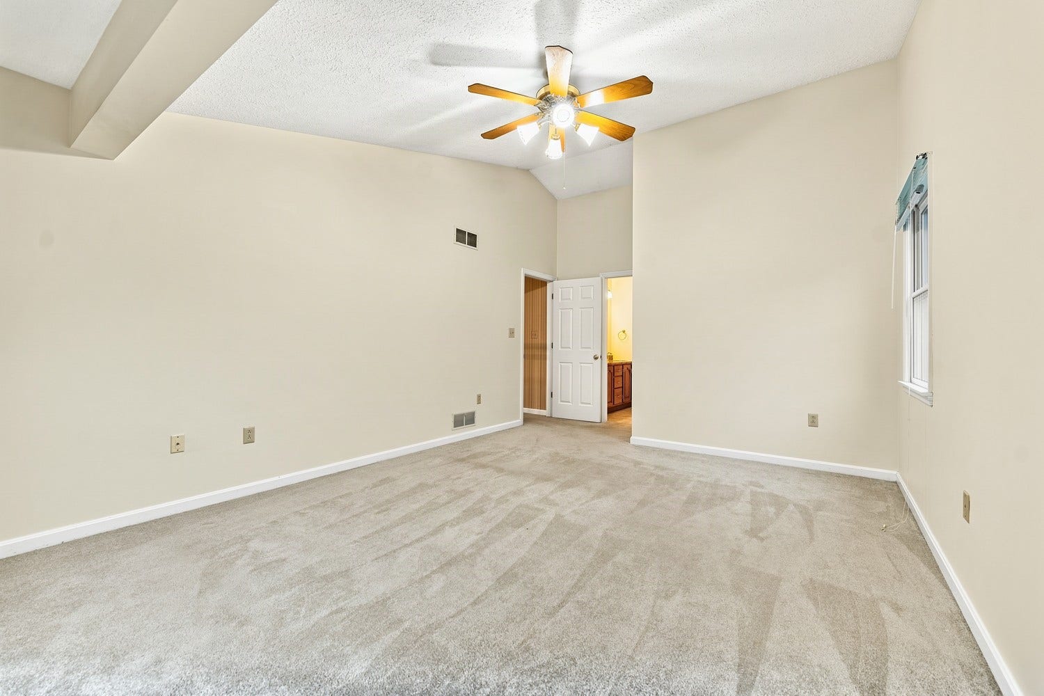 704 Red Barn Court, Pittsburgh, PA 15102