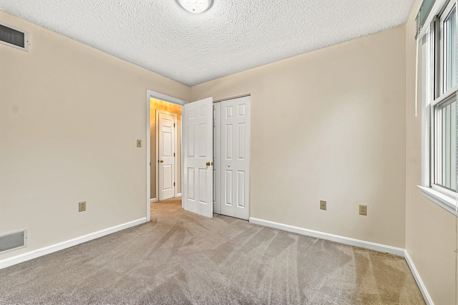 704 Red Barn Court, Pittsburgh, PA 15102