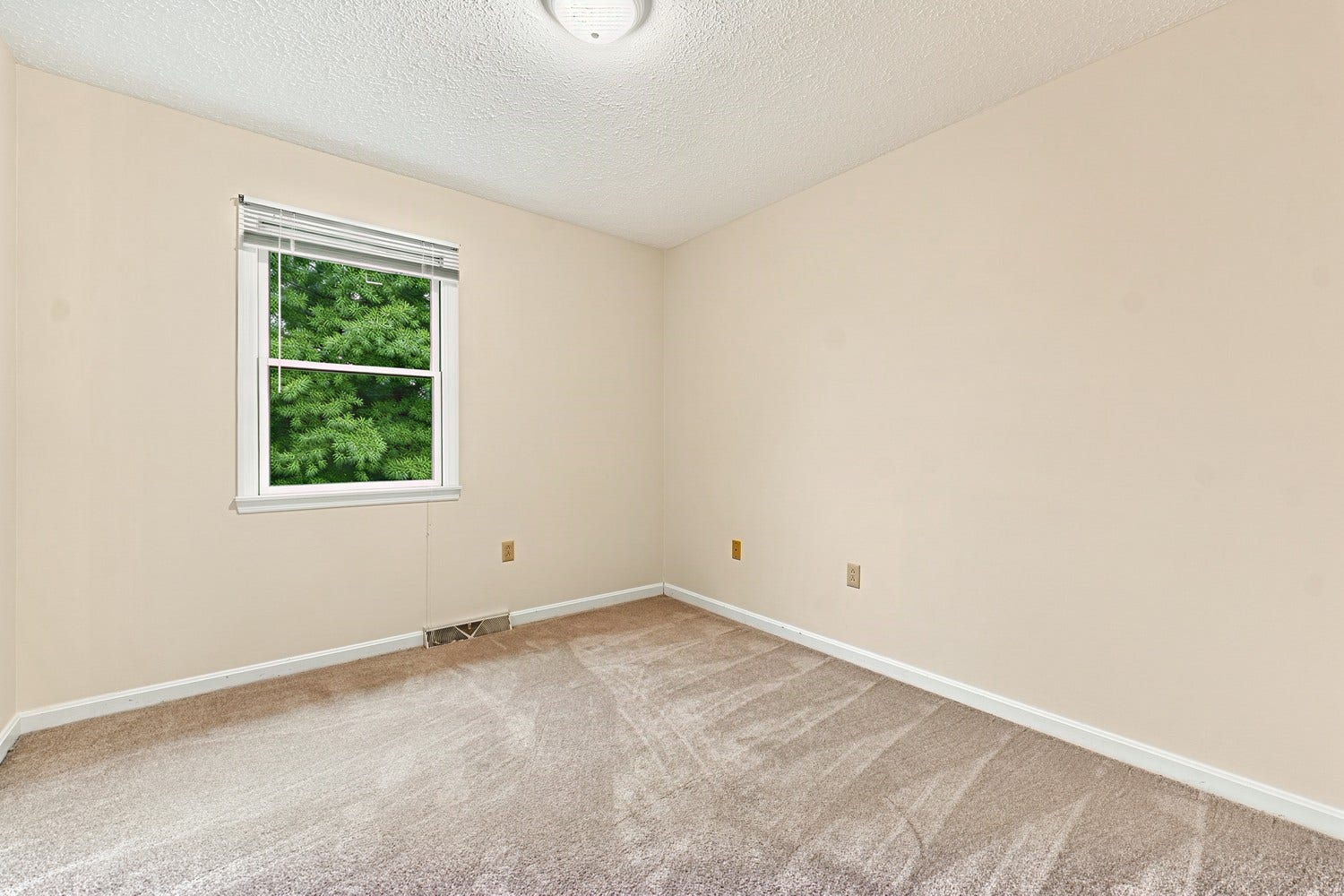 704 Red Barn Court, Pittsburgh, PA 15102