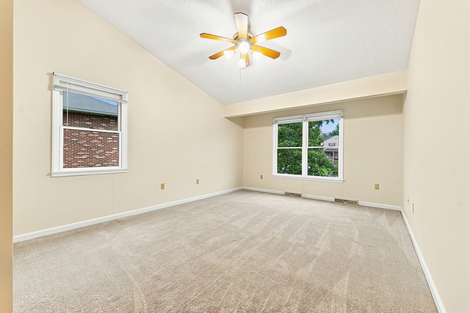 704 Red Barn Court, Pittsburgh, PA 15102