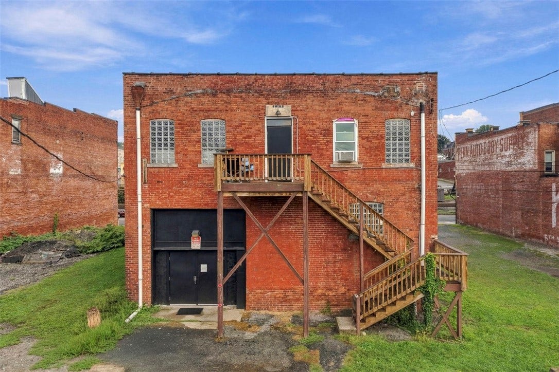 320 5th Ave, Tarentum, PA 15084