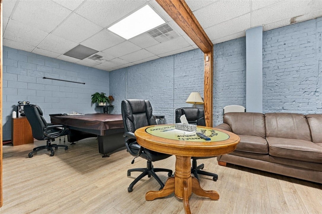 320 5th Ave, Tarentum, PA 15084