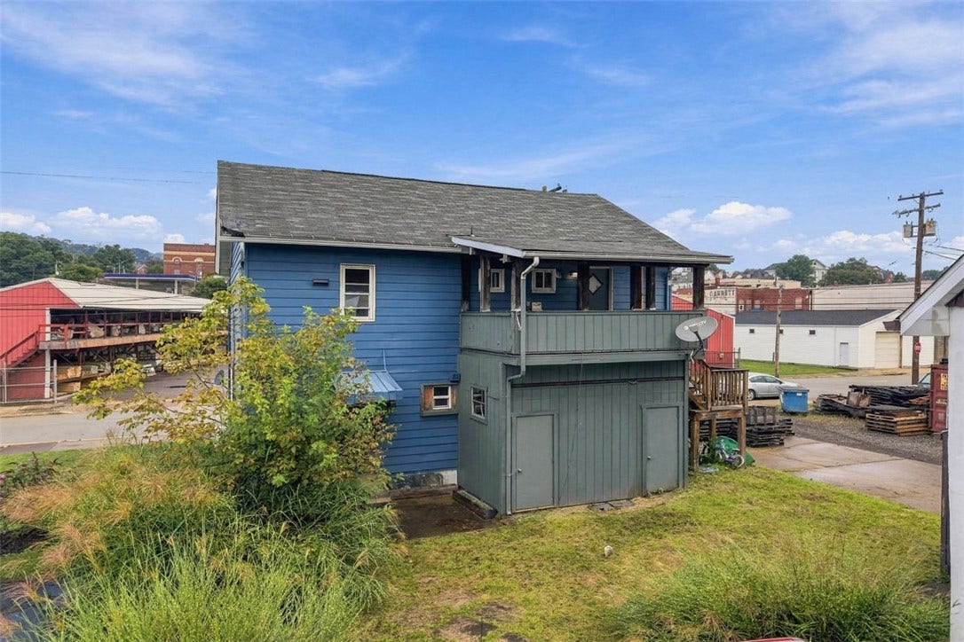 320 5th Ave, Tarentum, PA 15084