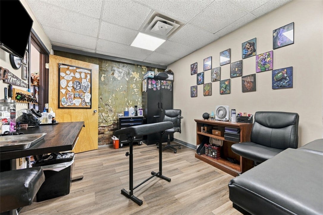 320 5th Ave, Tarentum, PA 15084