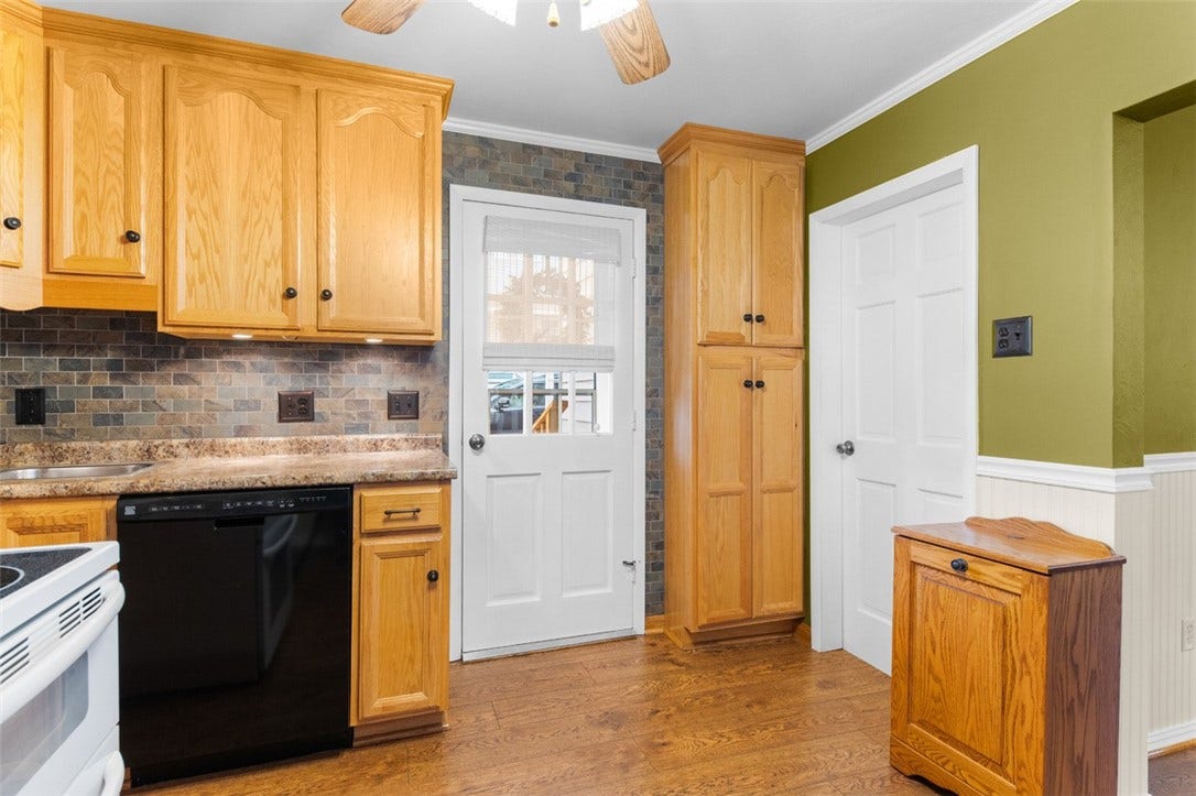 614 E Gibson Ave, Connellsville, PA 15425