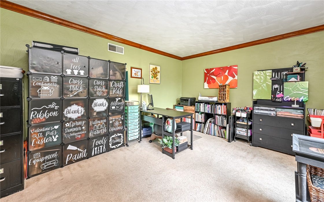 217 Meadow Spring Rd, Greensburg, PA 15601