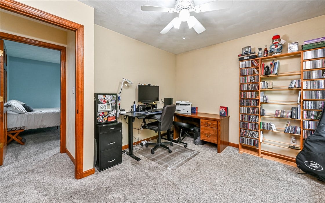 217 Meadow Spring Rd, Greensburg, PA 15601