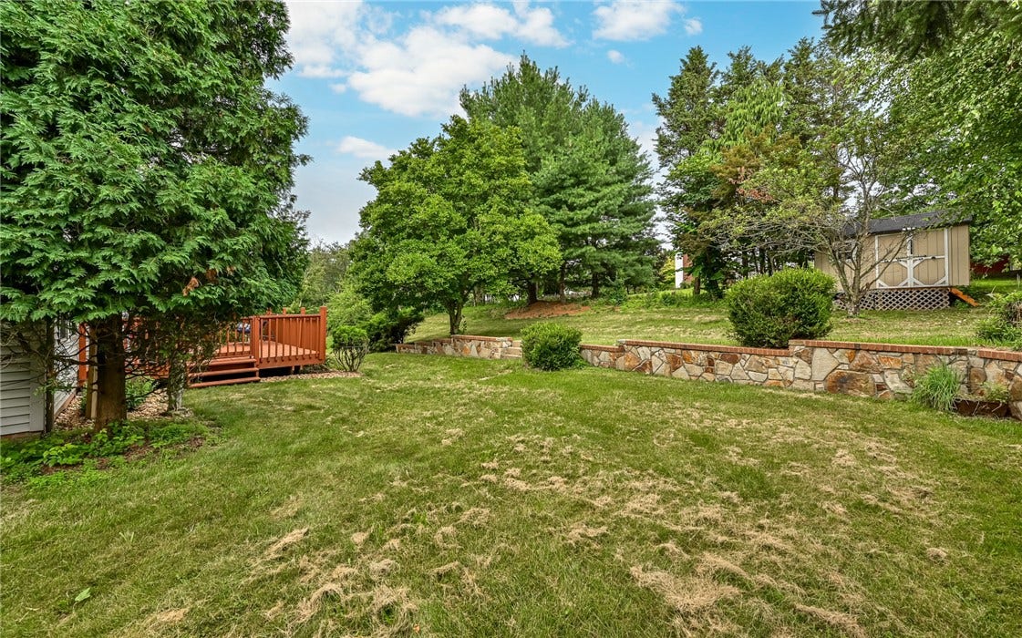 217 Meadow Spring Rd, Greensburg, PA 15601