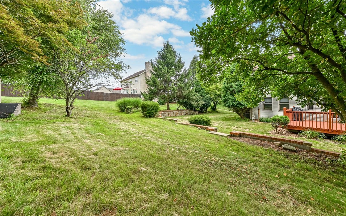 217 Meadow Spring Rd, Greensburg, PA 15601