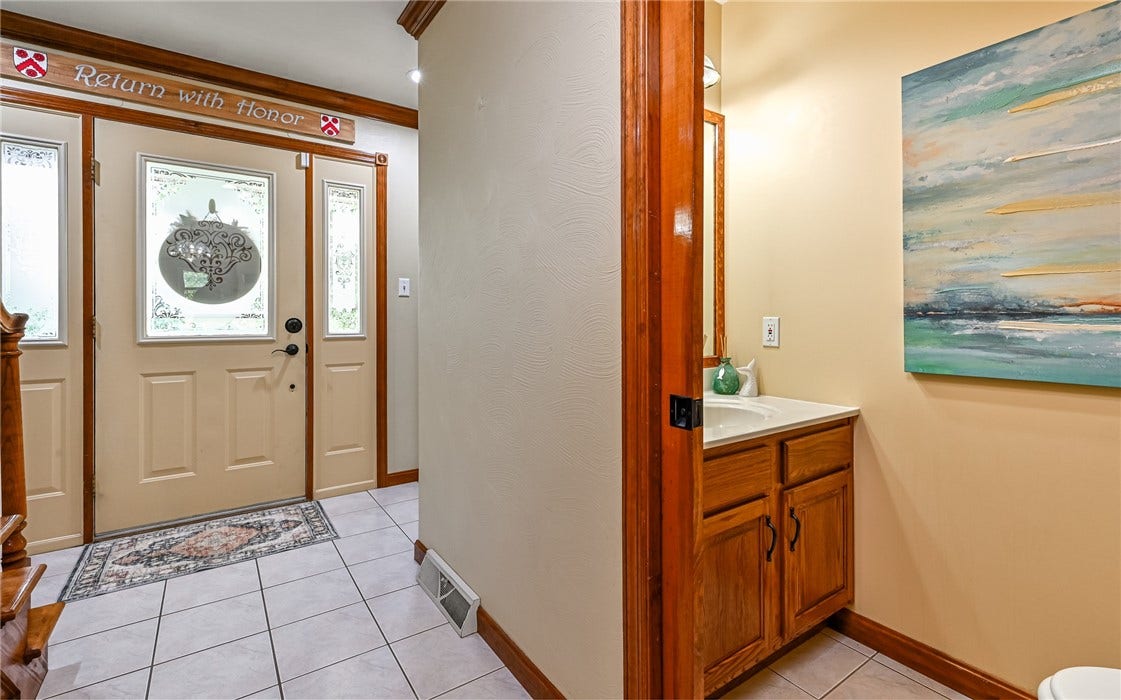 217 Meadow Spring Rd, Greensburg, PA 15601