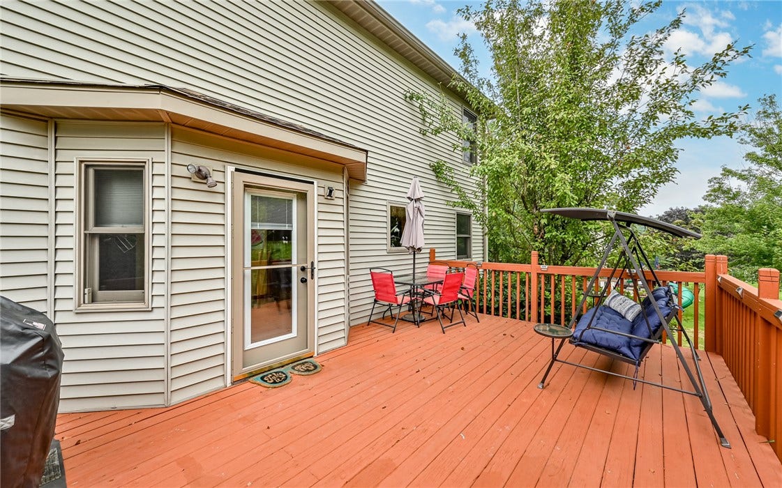 217 Meadow Spring Rd, Greensburg, PA 15601