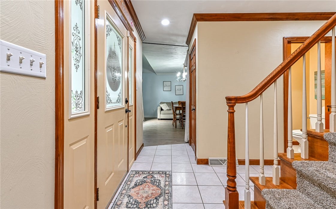 217 Meadow Spring Rd, Greensburg, PA 15601