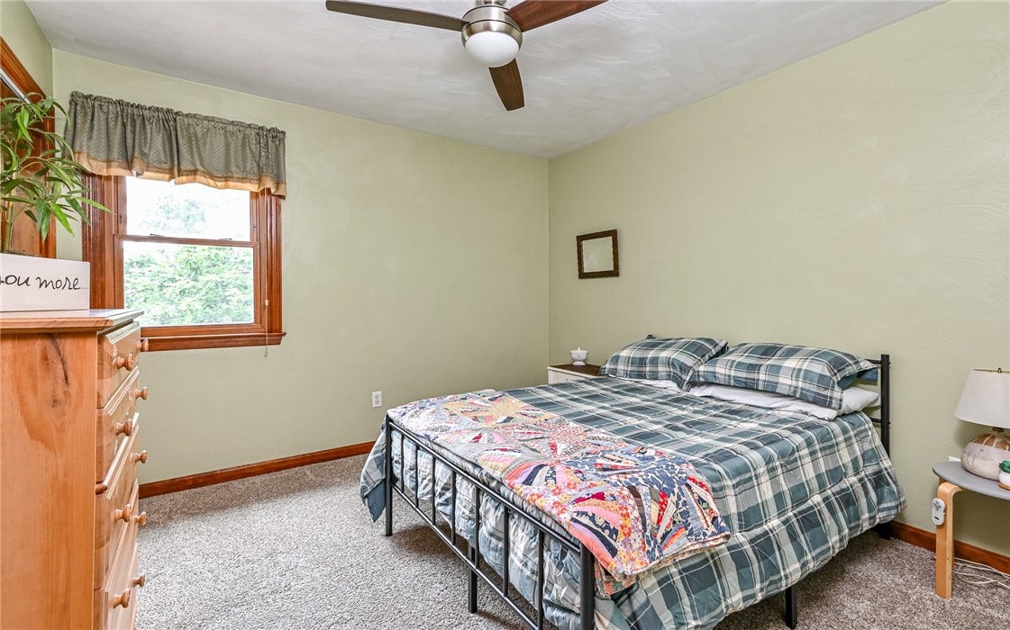 217 Meadow Spring Rd, Greensburg, PA 15601