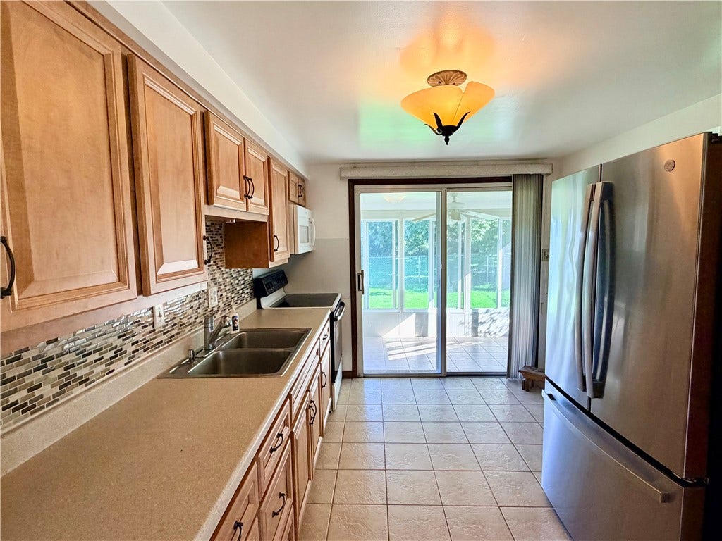 722 Courtview Dr, Greensburg, PA 15601