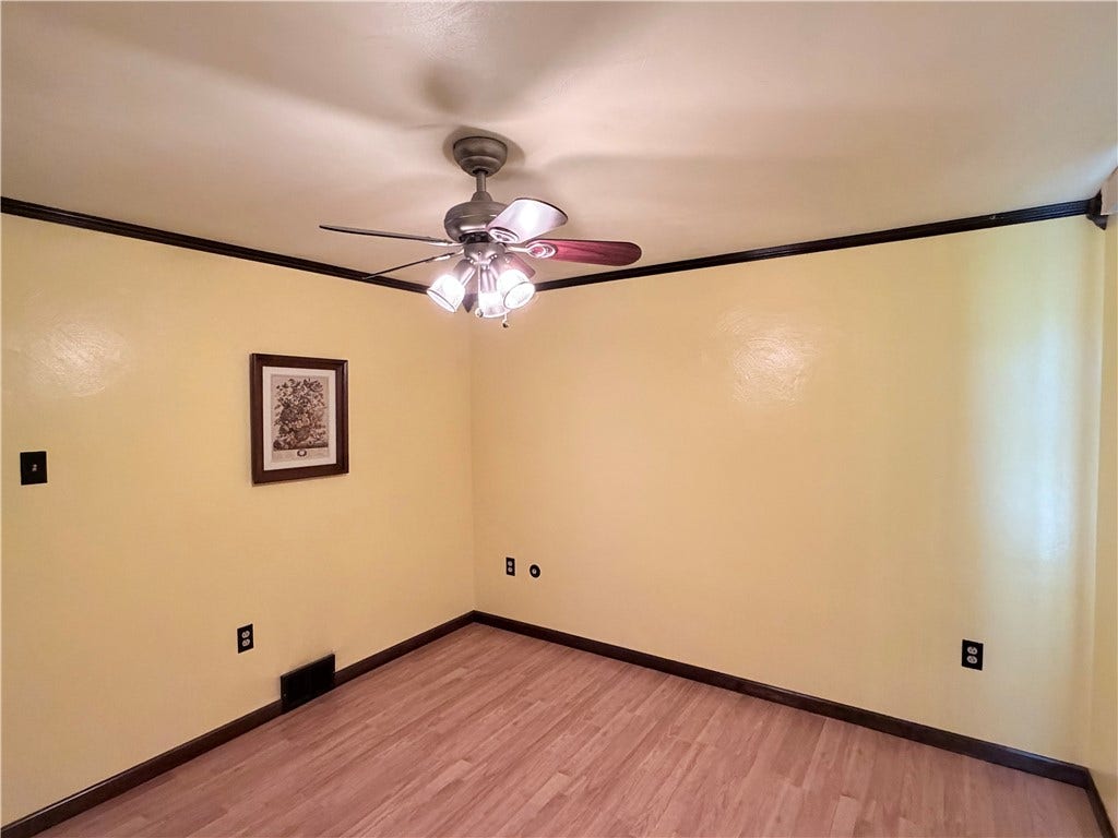 722 Courtview Dr, Greensburg, PA 15601