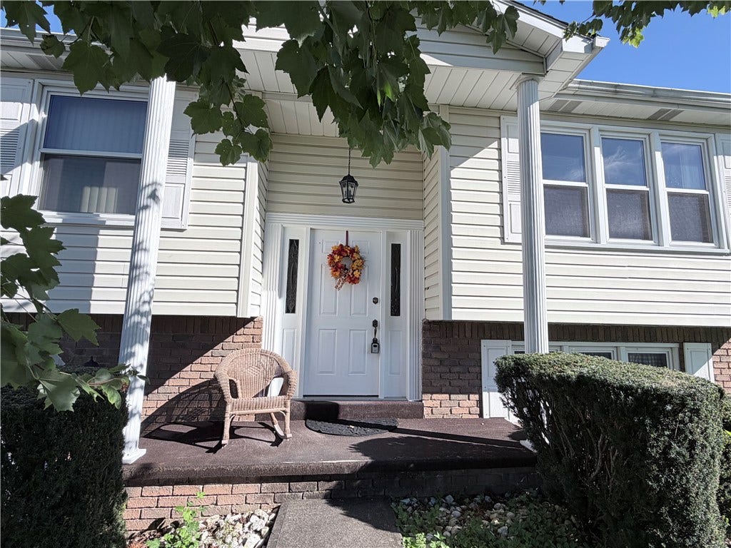 722 Courtview Dr, Greensburg, PA 15601