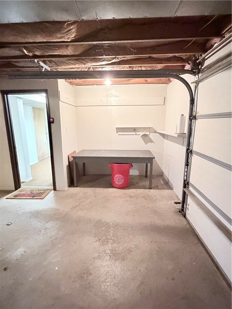 722 Courtview Dr, Greensburg, PA 15601