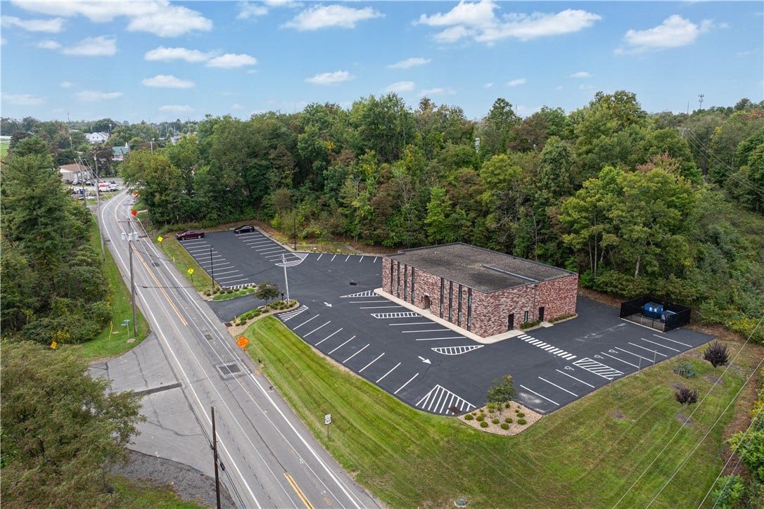 1057 Clinton Rd, Clinton, PA 15026