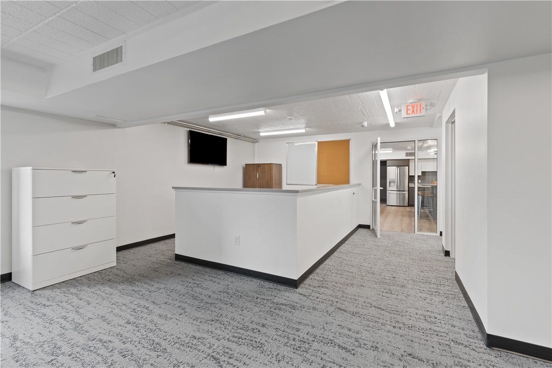 1057 Clinton Rd, Clinton, PA 15026