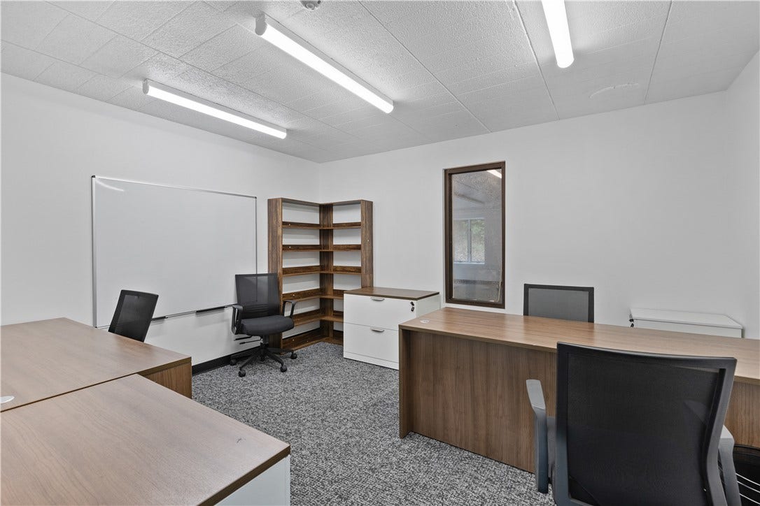 1057 Clinton Rd, Clinton, PA 15026