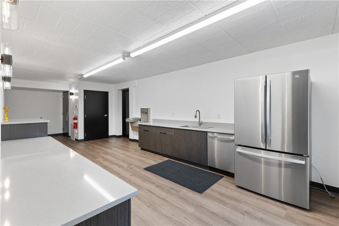1057 Clinton Rd, Clinton, PA 15026
