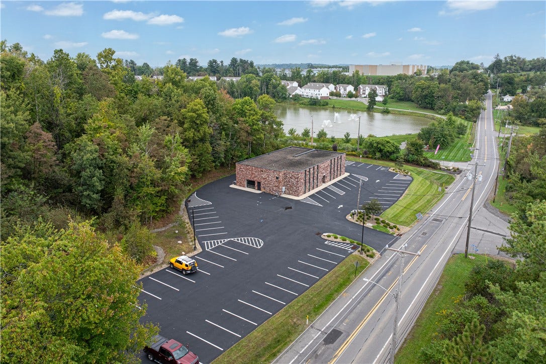 1057 Clinton Rd, Clinton, PA 15026