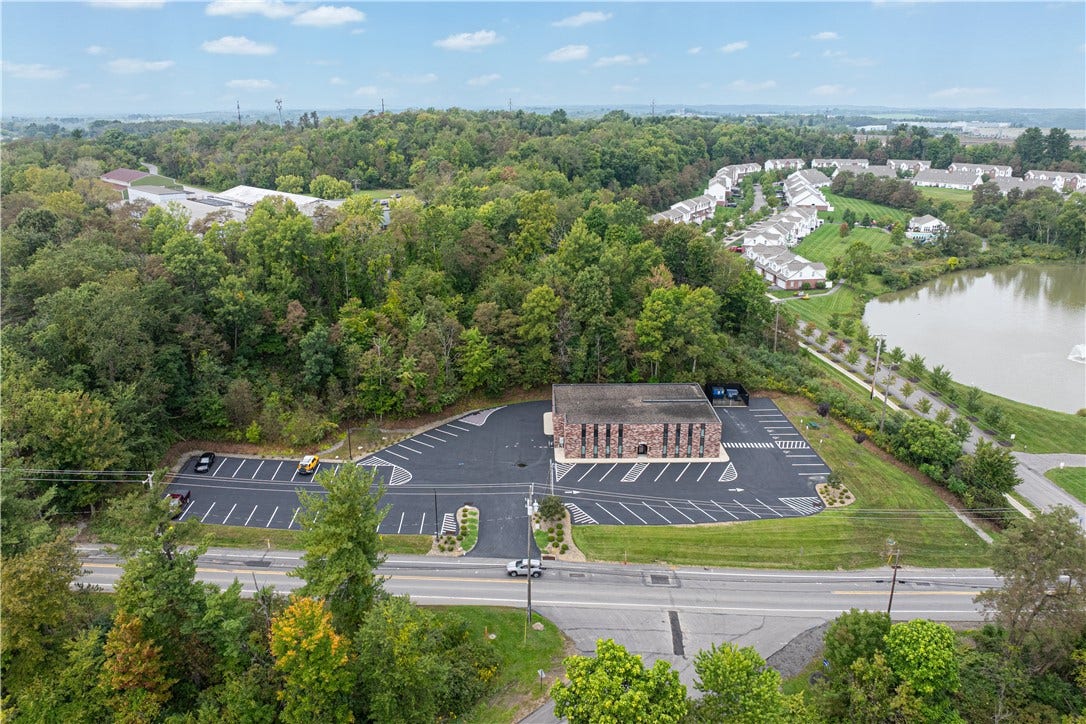 1057 Clinton Rd, Clinton, PA 15026