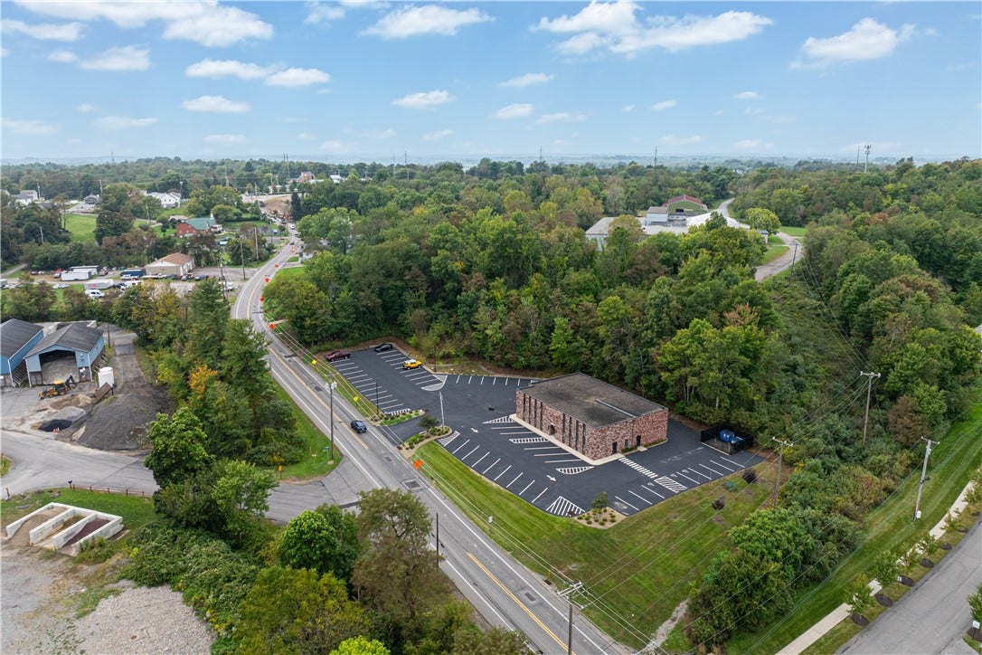 1057 Clinton Rd, Clinton, PA 15026