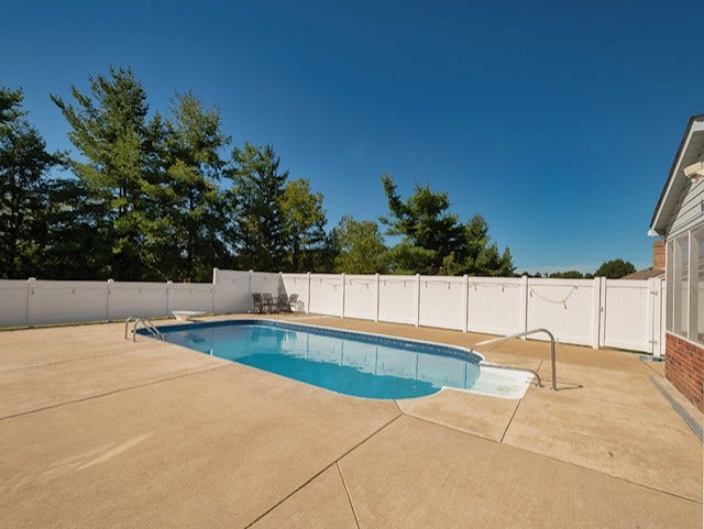 127 Lintel Drive, McMurray, PA 15317