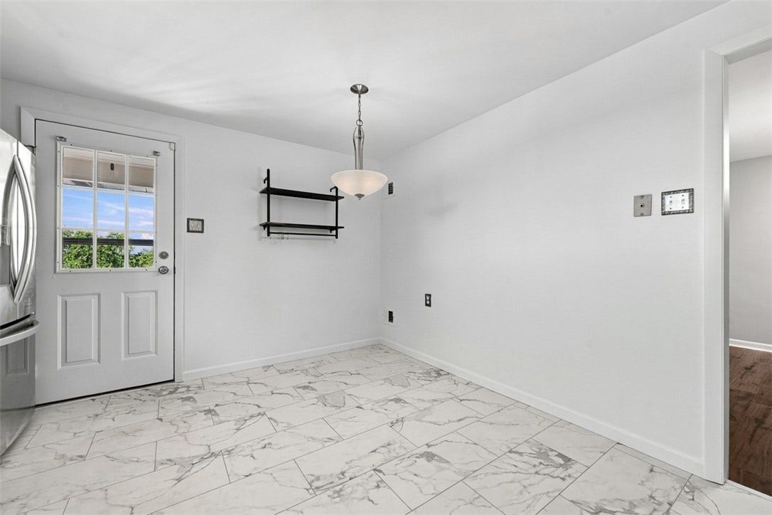 16 S Rolling Hills Ave, Irwin, PA 15642