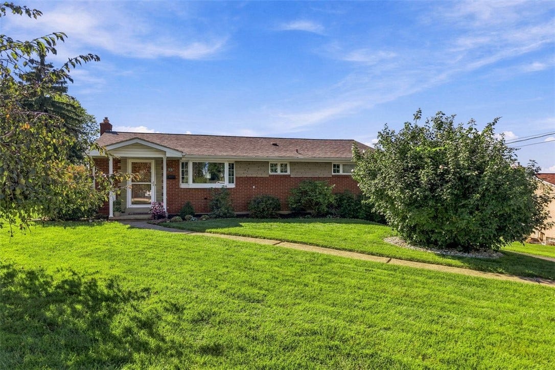 16 S Rolling Hills Ave, Irwin, PA 15642