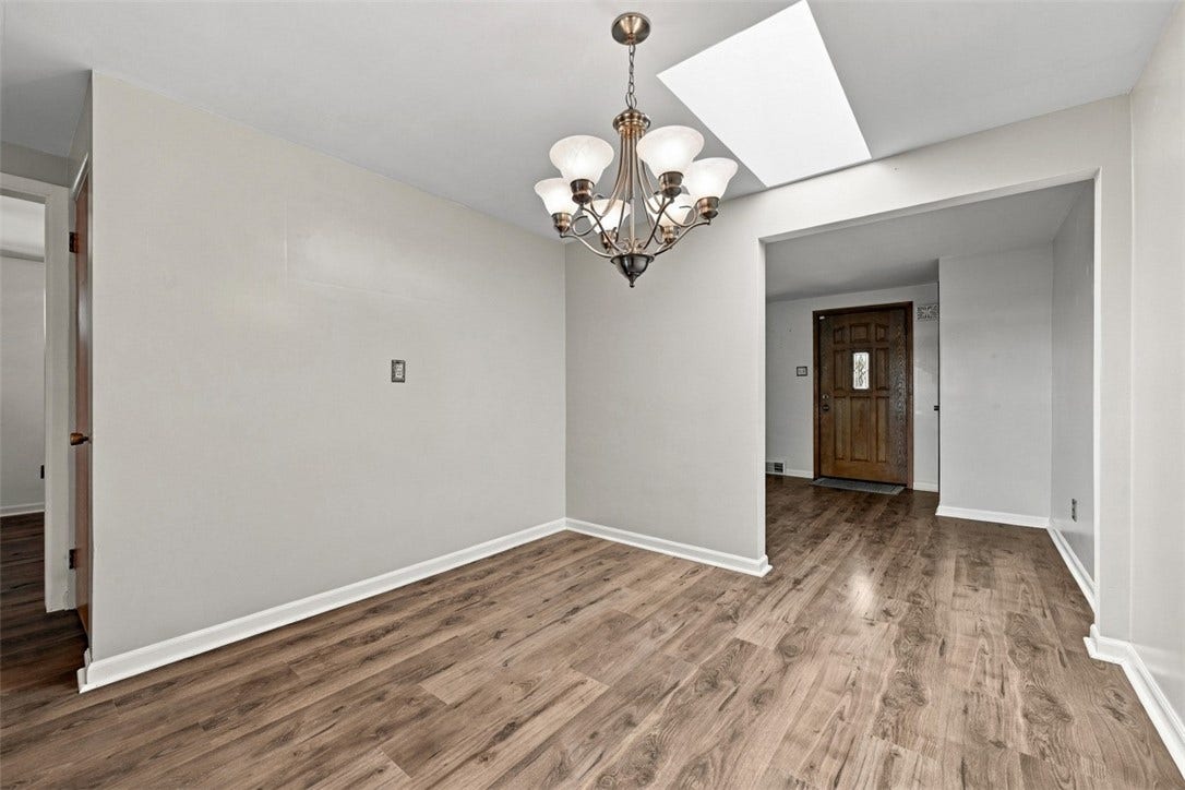 16 S Rolling Hills Ave, Irwin, PA 15642