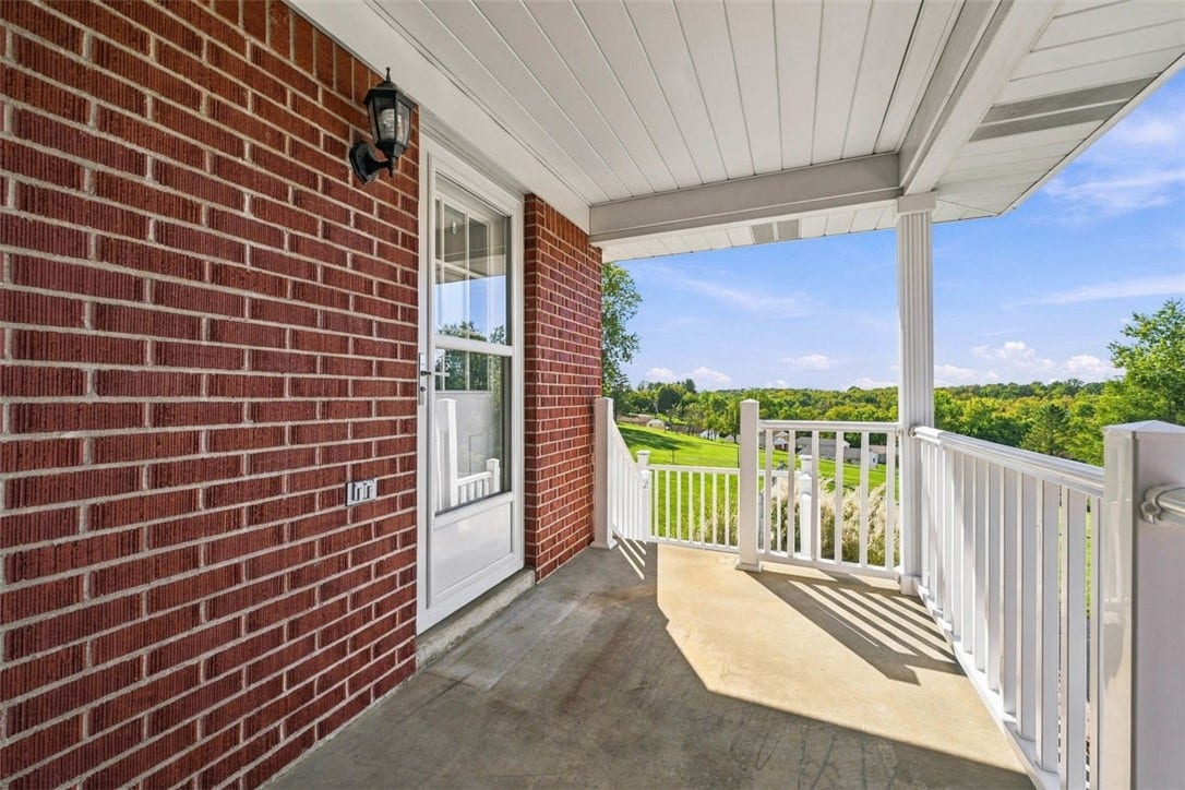 16 S Rolling Hills Ave, Irwin, PA 15642