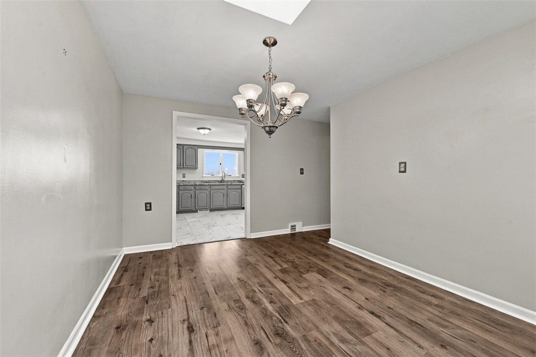 16 S Rolling Hills Ave, Irwin, PA 15642