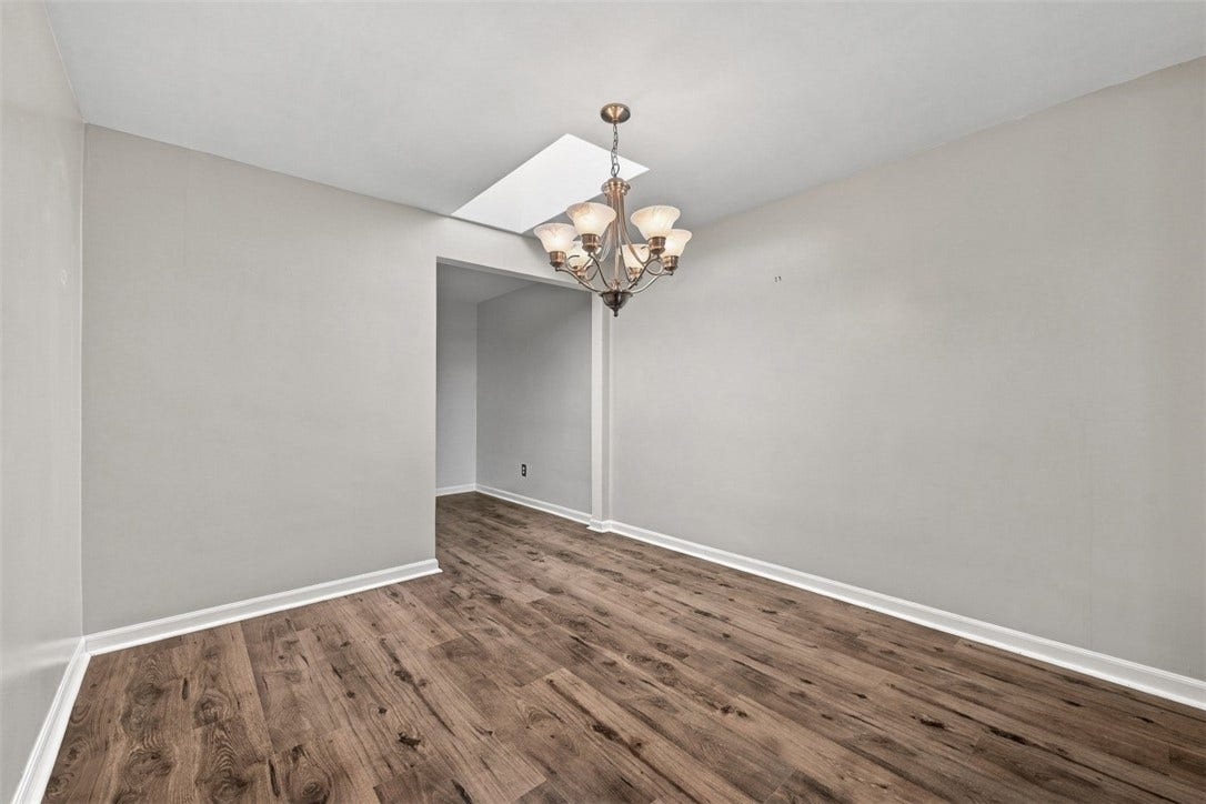 16 S Rolling Hills Ave, Irwin, PA 15642