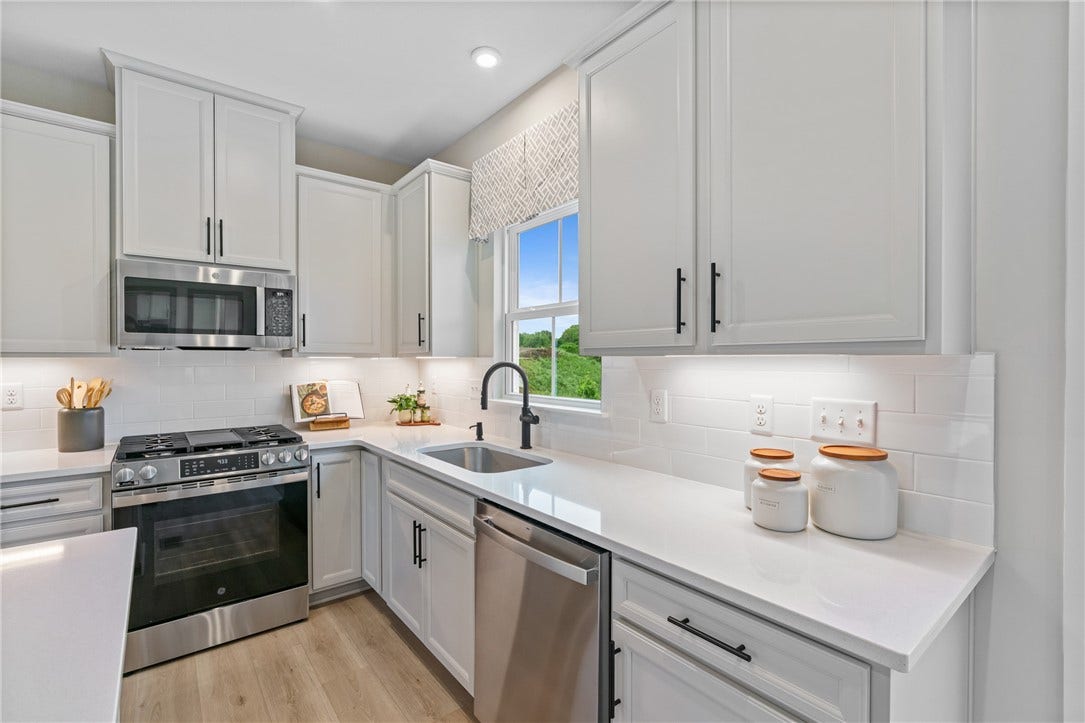 1005 Vista Court, Valencia, PA 16059