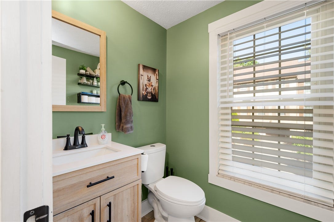 303 Sonnybrook Ct, Bethel Park, PA 15102